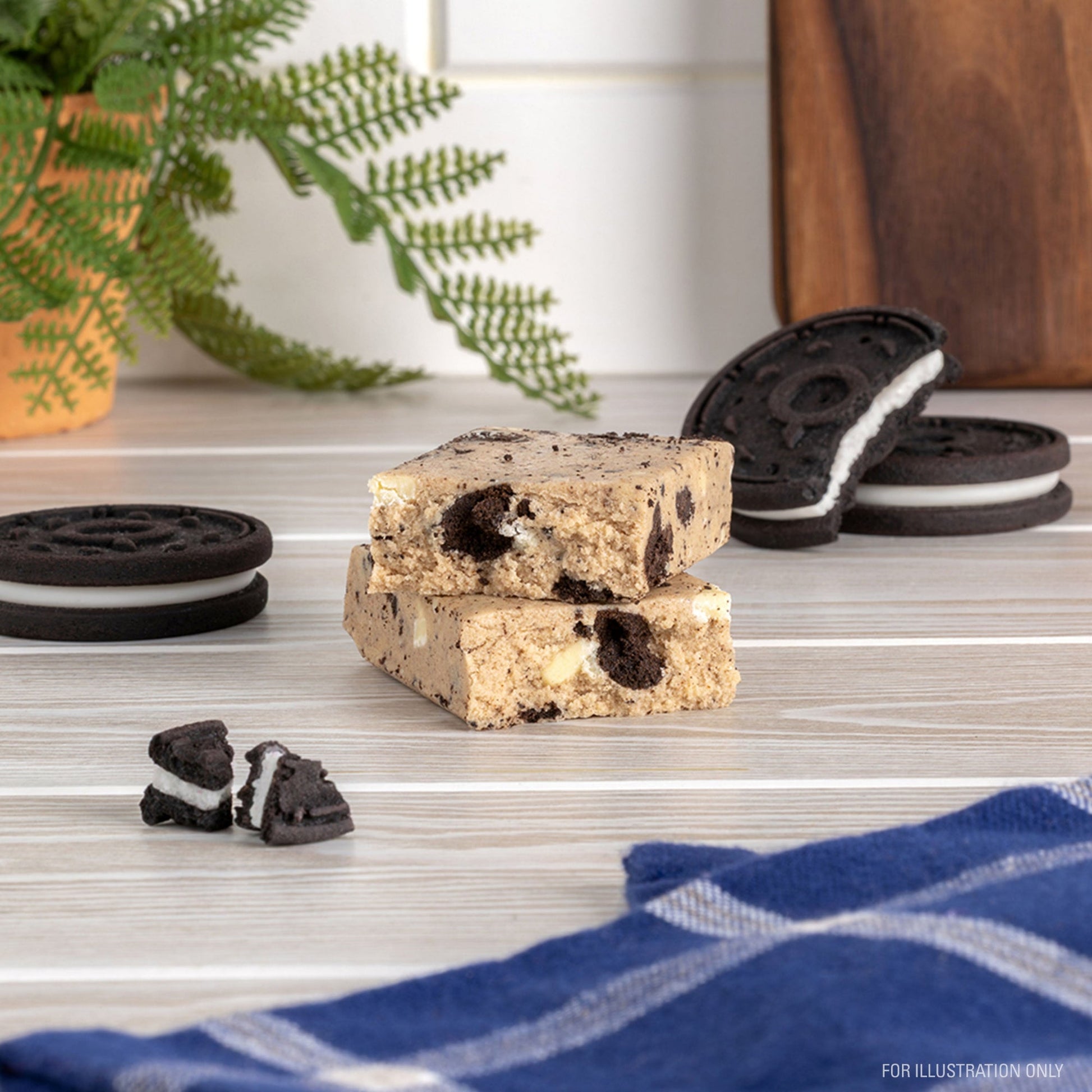 cookies-and-cream-protein-bars-m0 15807_QN_USA_ProteinBar_CAC_InterimAssetUpdate_Digital_Tabletop1.jpg